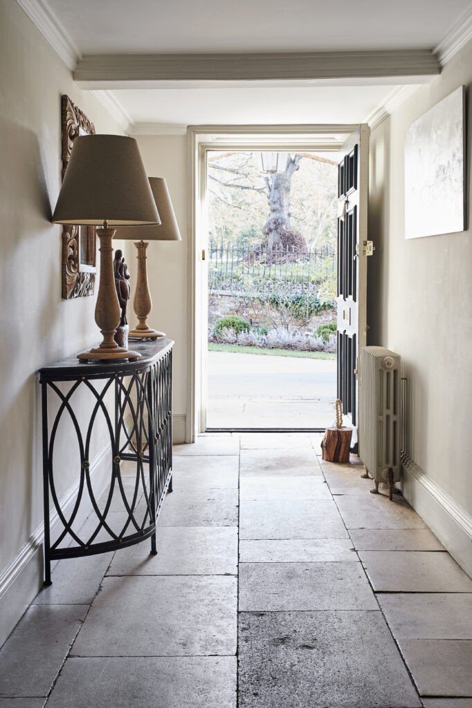 004 Entrance Hallway