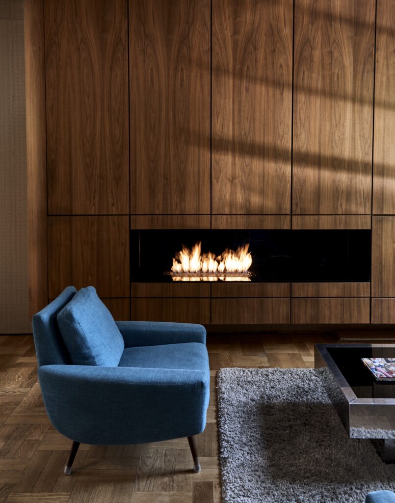 a chair in a room