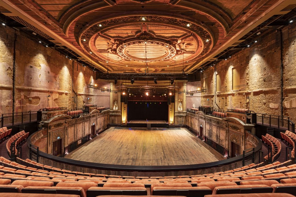 ALLYPALLYR6LW5674Theatre-FilmingBrochure