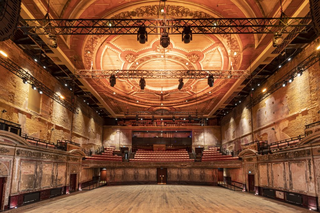 ALLYPALLYR6LW5703Theatre-FilmingBrochure
