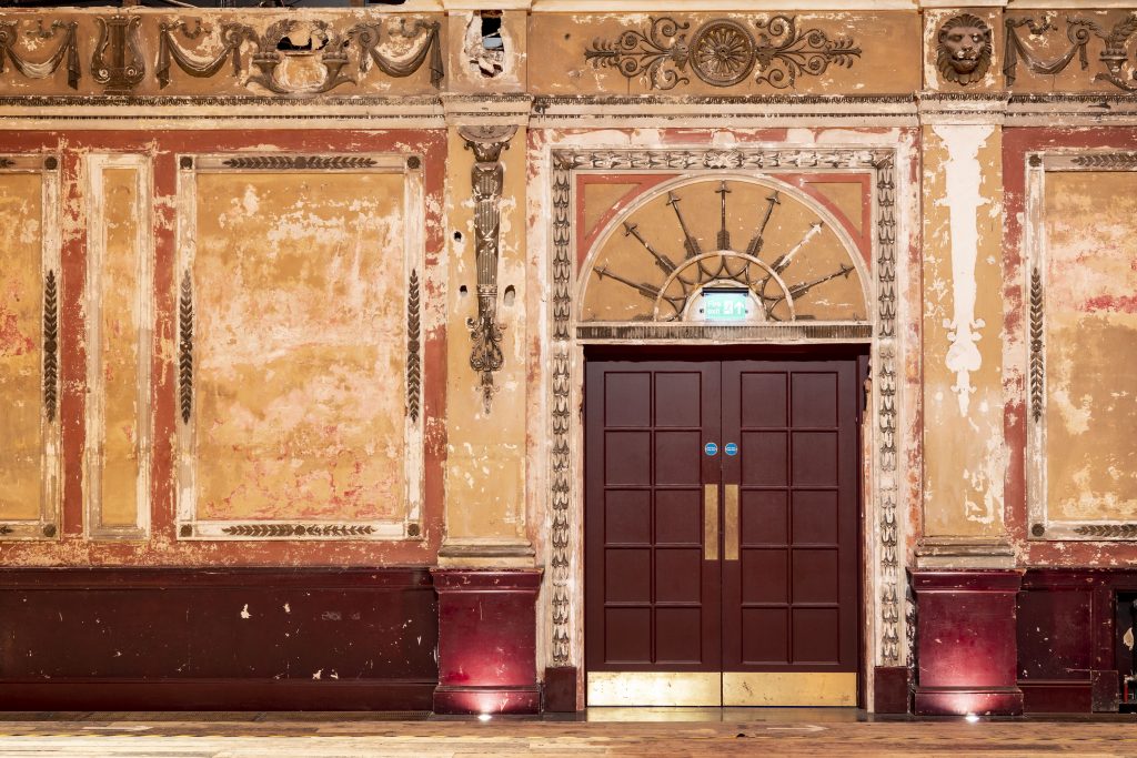 ALLYPALLYR6LW5771Theatre-FilmingBrochure