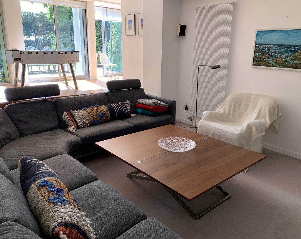 a view of a living room