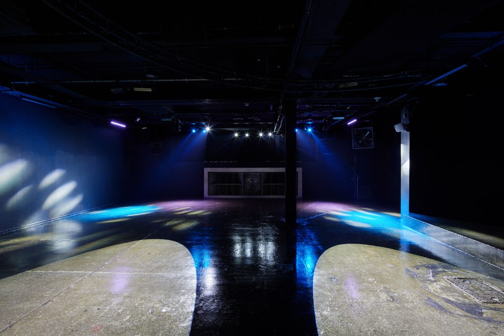 THE BLACK STUDIOE1Studio-15