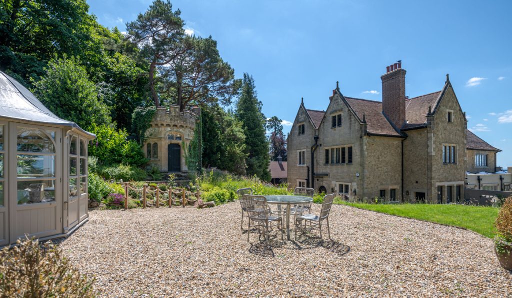 a garden in front of a house