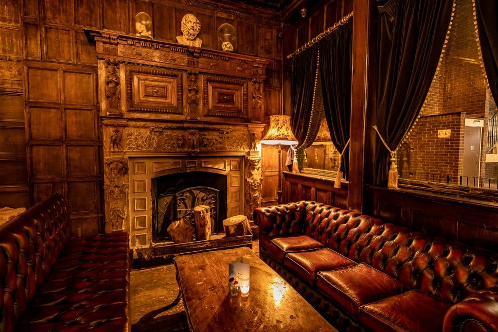 QUEENSFireplace, ground floor