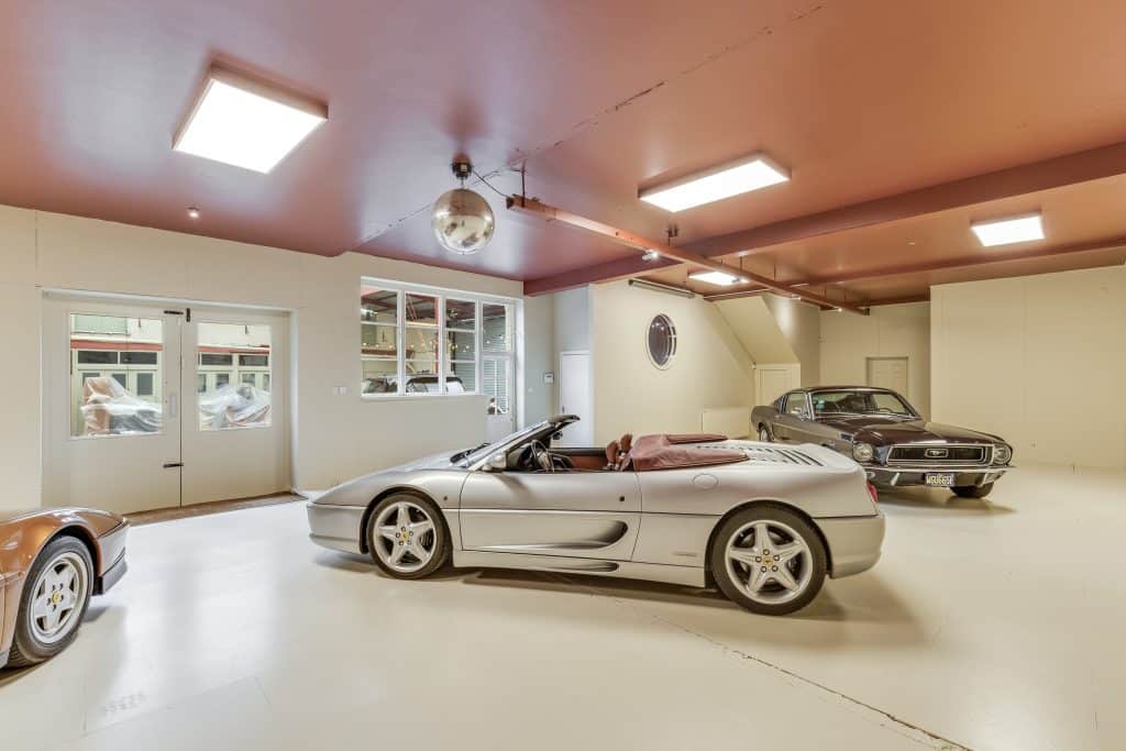 The Vineyard 14GASKET Car Garage with Loft Apartment for west london shoot location projects