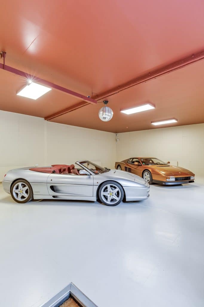 The Vineyard 22GASKET Car Garage with Loft Apartment for west london shoot location projects