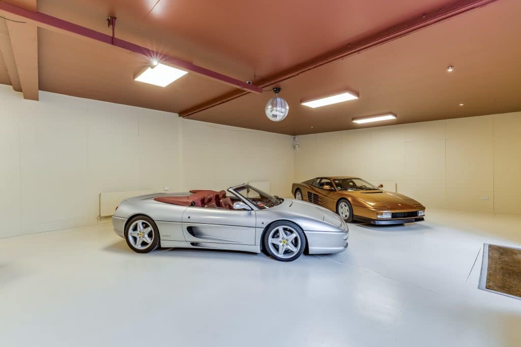 The Vineyard 6GASKET Car Garage with Loft Apartment for west london shoot location projects