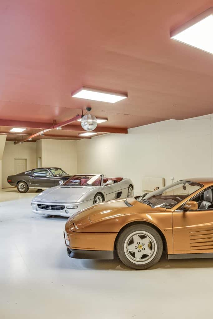 The Vineyard 9GASKET Car Garage with Loft Apartment for west london shoot location projects