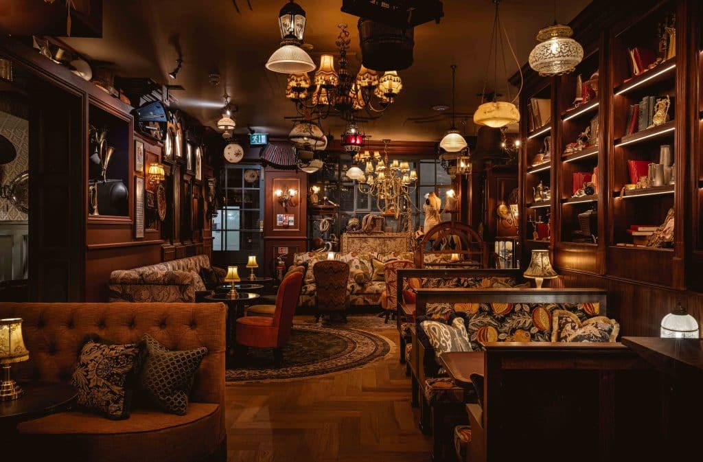 MAXIMALIST STYLE BAR 5