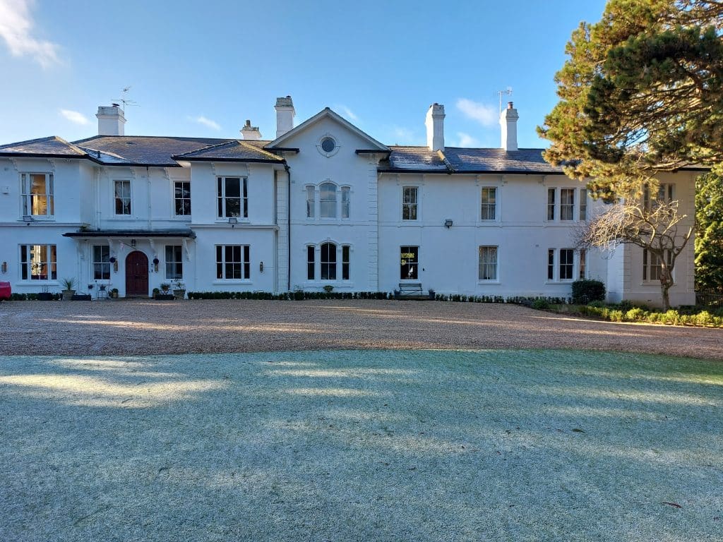 a large building