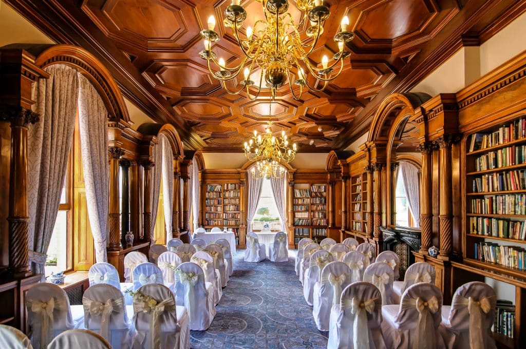 BASINGSTOKE HOTEL Library 3