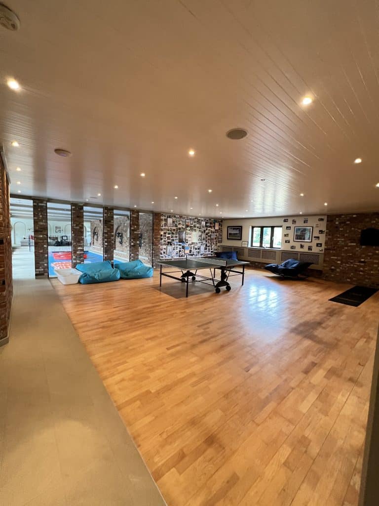 MORES FARM (70) Indoor Pool House Dance Studio Photo 3