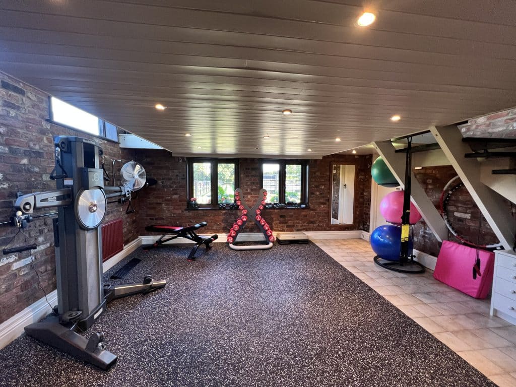 MORES FARM (97) Gym Photo 5