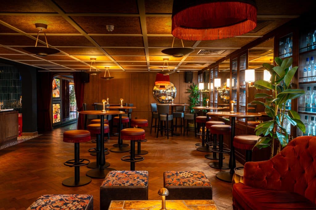 DP Hovarda A1 12HOVARDA RESTURANT BAR SHOOT LOCATION