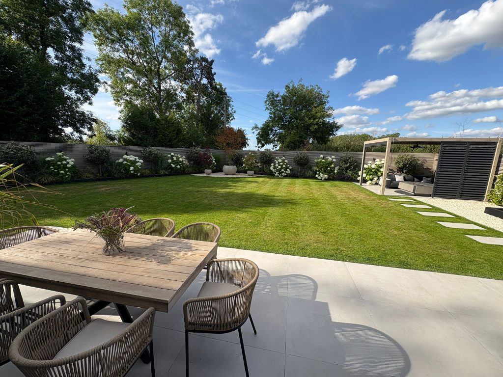 TULES FARM HERTFORDSHIRE modern location house PHOTO 2025 06 30 12 30 07 2