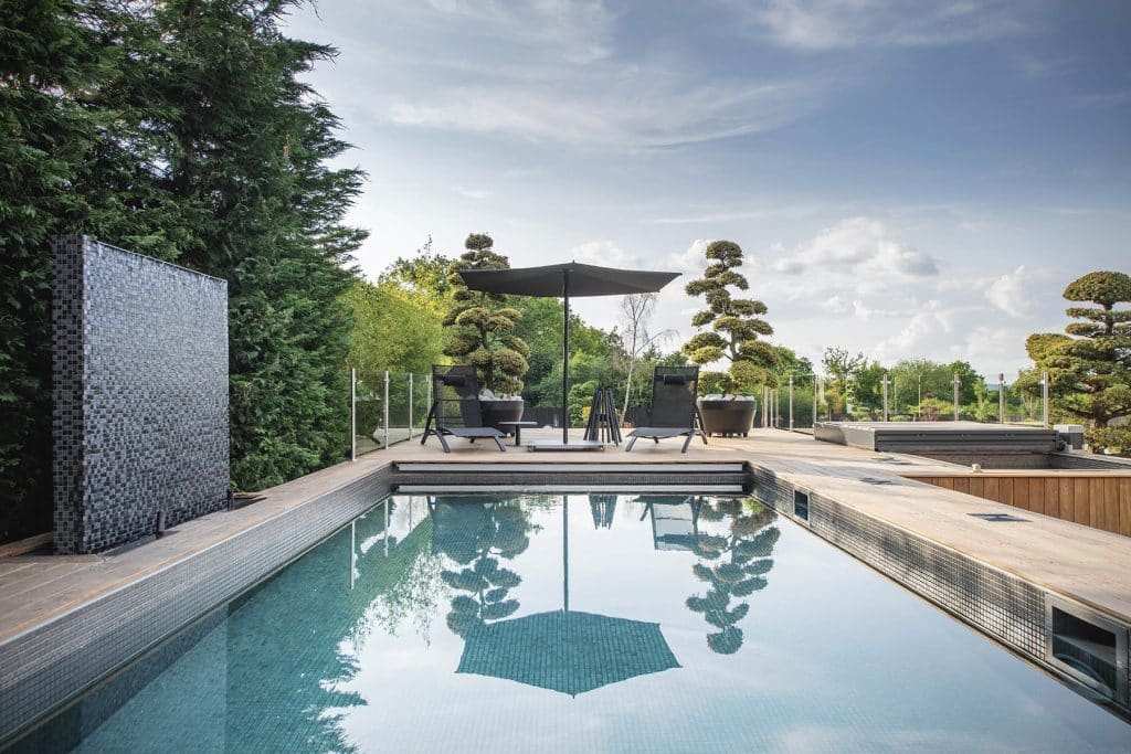 WOODEDGE HOUSE WEH swimming pool