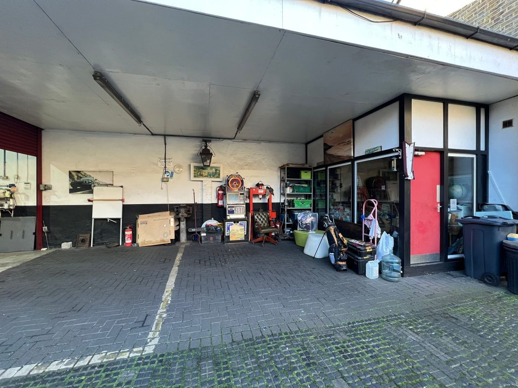 CROYDON GARAGE 19. S.E. MOT