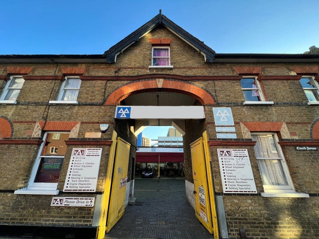 CROYDON GARAGE 3. S.E. MOT