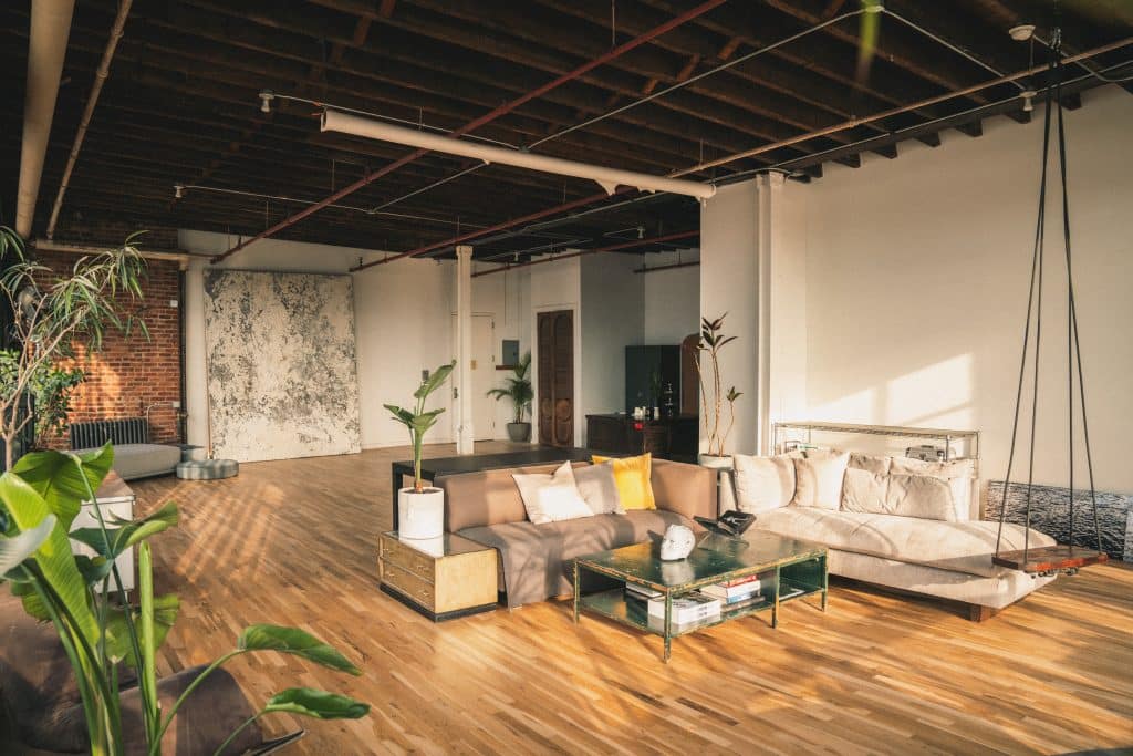 THE ARTISTS STUDIO AV STUDIO-7943
