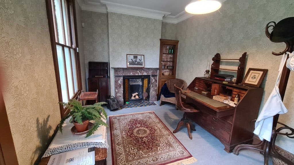 GUNNERSBURY 20210324_150018