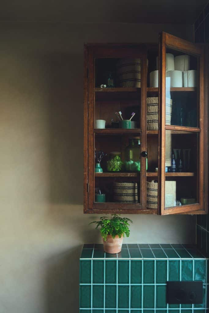 WEAR BAY ROAD Bathroom 2