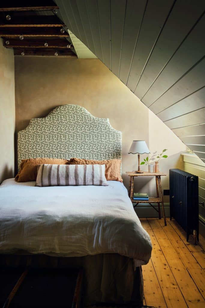 WEAR BAY ROAD Guestroom 2