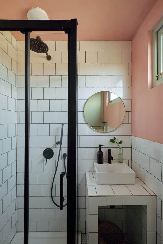 WEAR BAY ROAD Shower