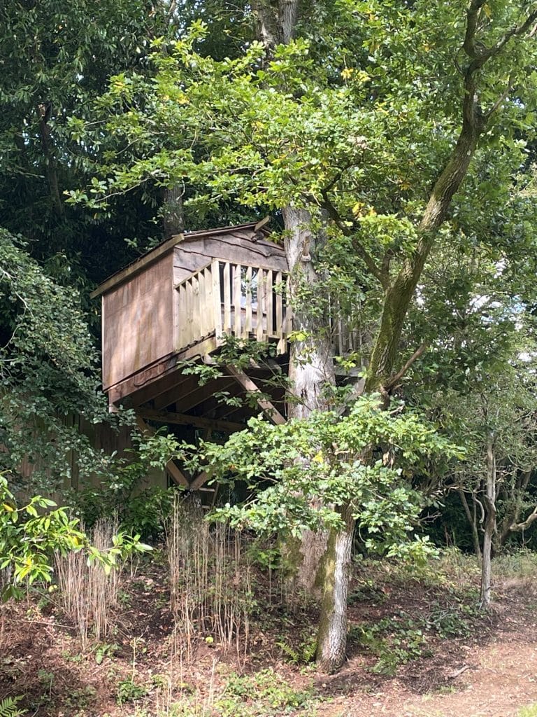 HURST VALE Tree house 4