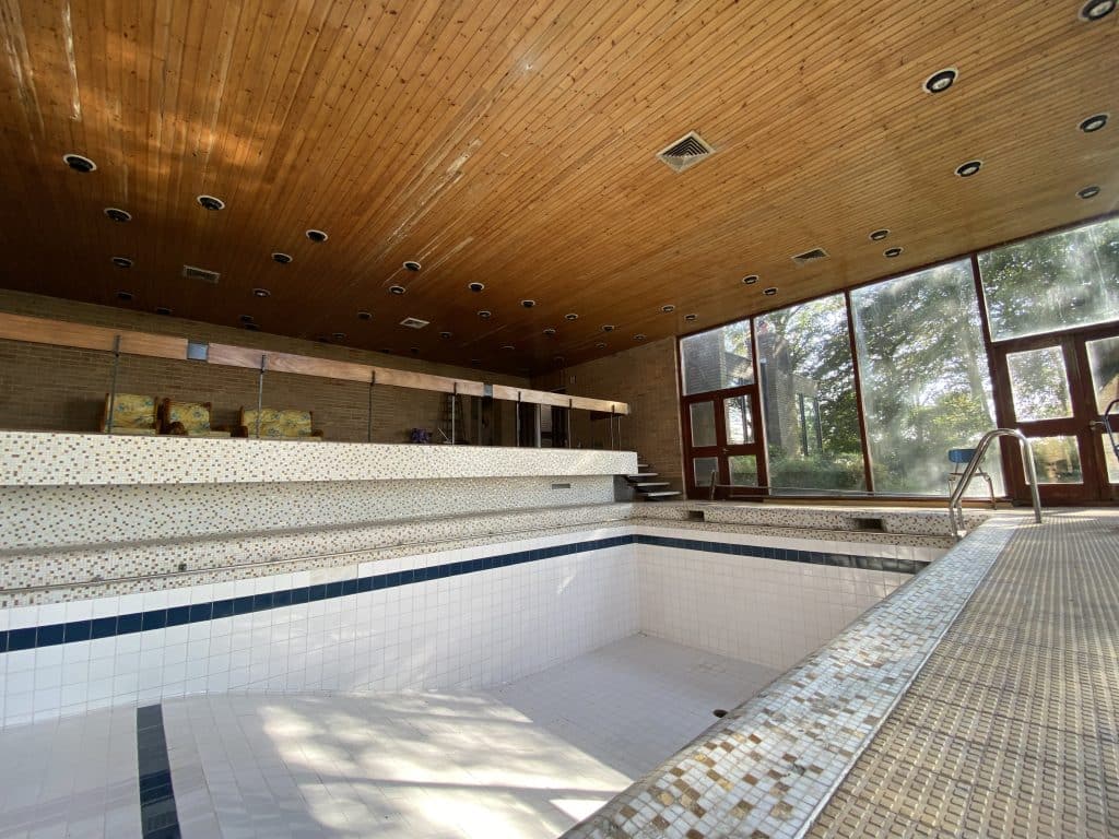 MCM House Dudley (120)