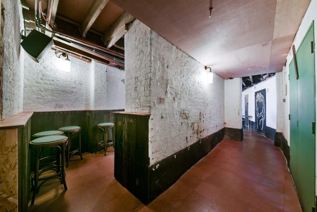 THE GREYHOUND-1