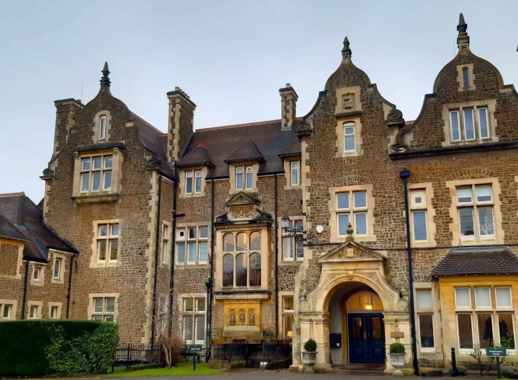 EDGEBOROUGH Edgeborough 2