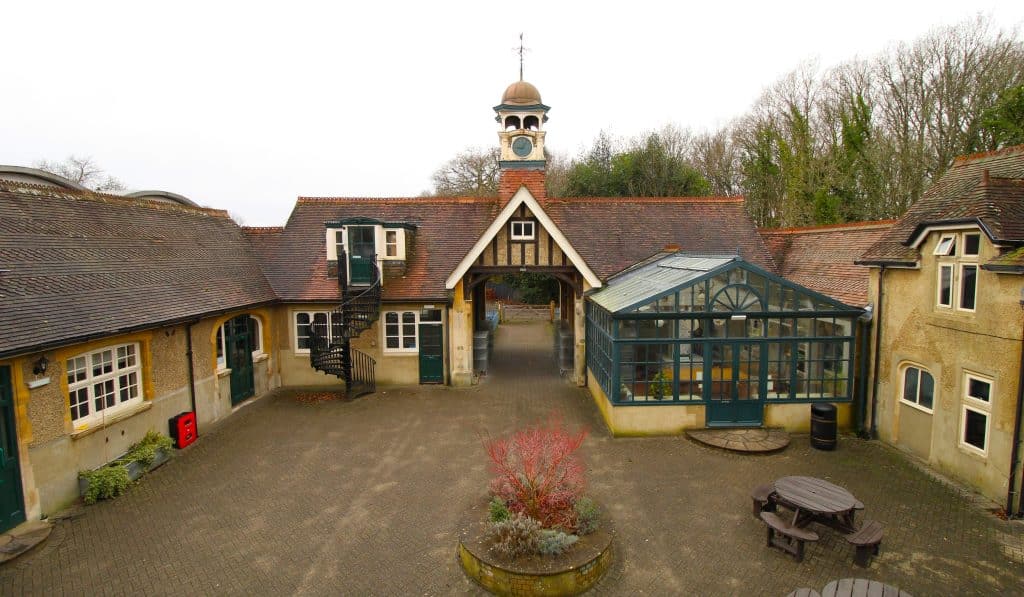 EDGEBOROUGH Edgeborough 4