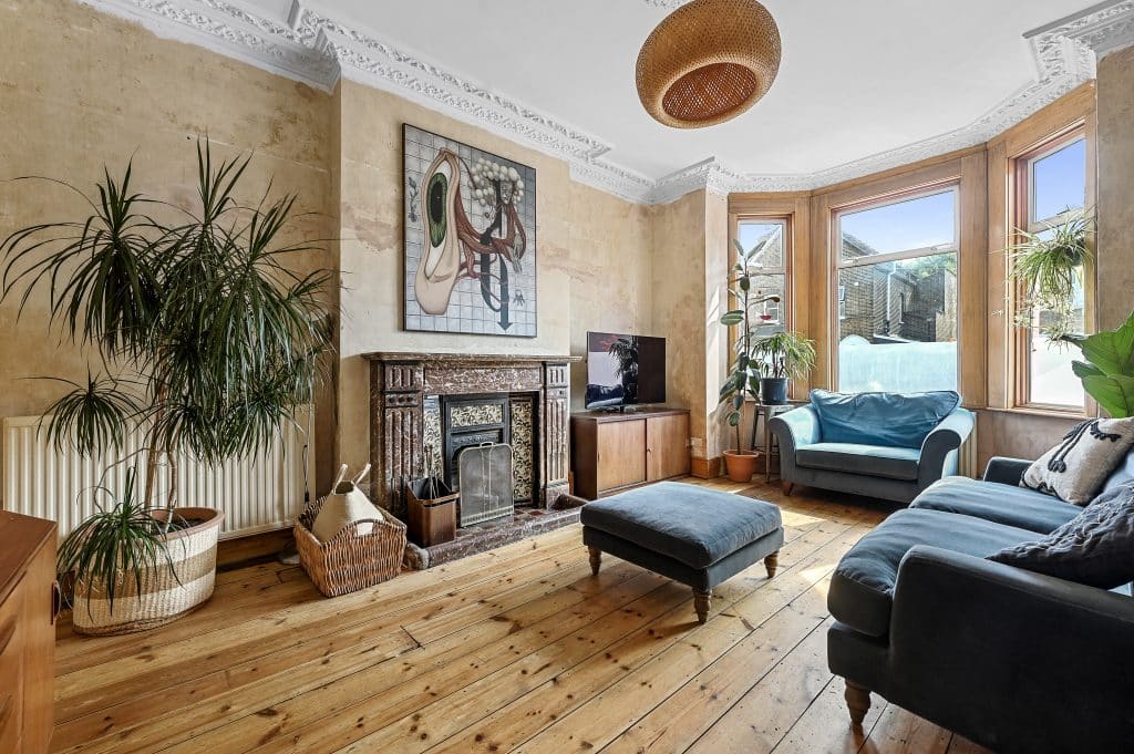 FOREST GATE PLACE LivingRoom_a