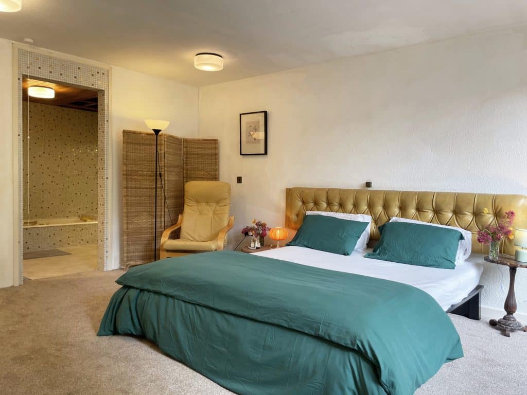 MCM DUDLEY Master bedroom 1