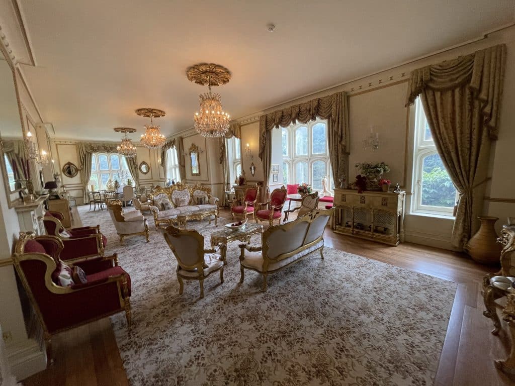 INGRESS ABBEY Gold_Room_1