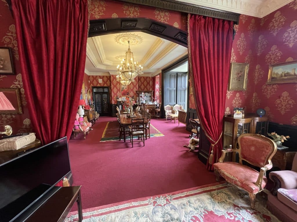 INGRESS ABBEY Red_Room_1