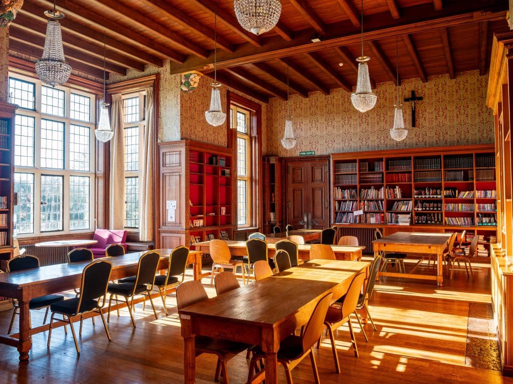 grade ii listed hampshire school shoot location St Edward’s School – Library (10)