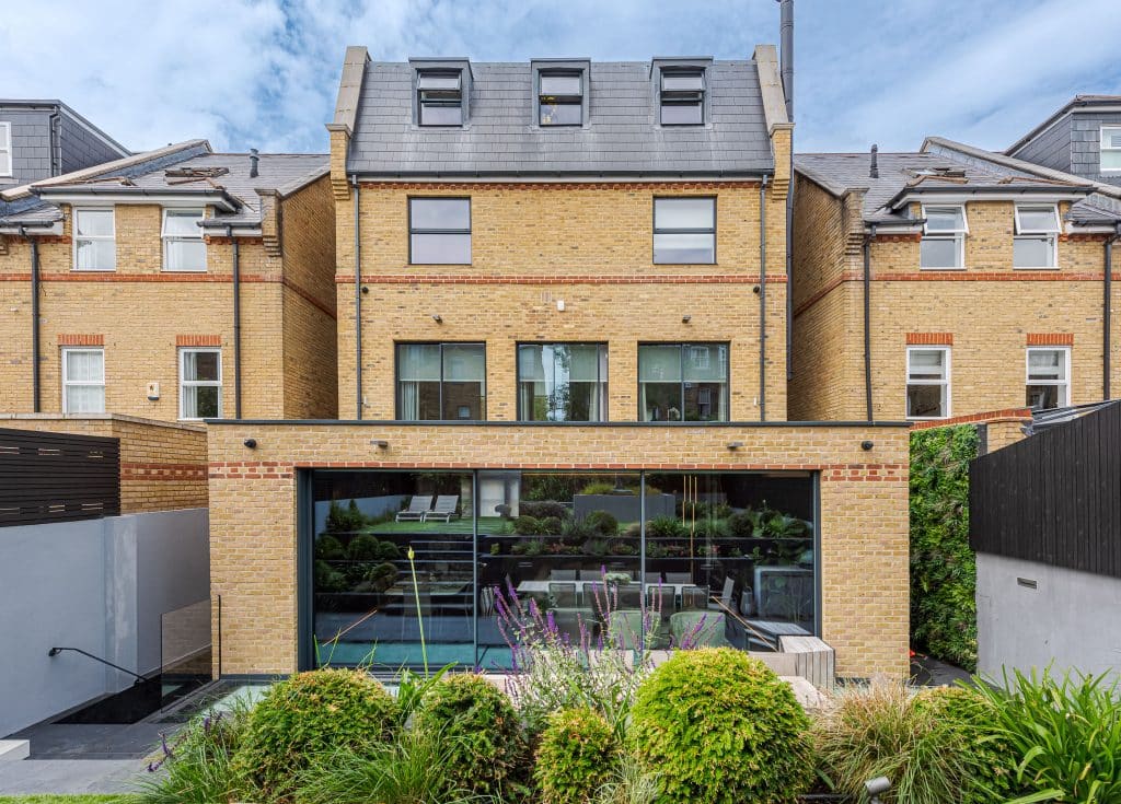 Copyright R3 Photography Ltd.