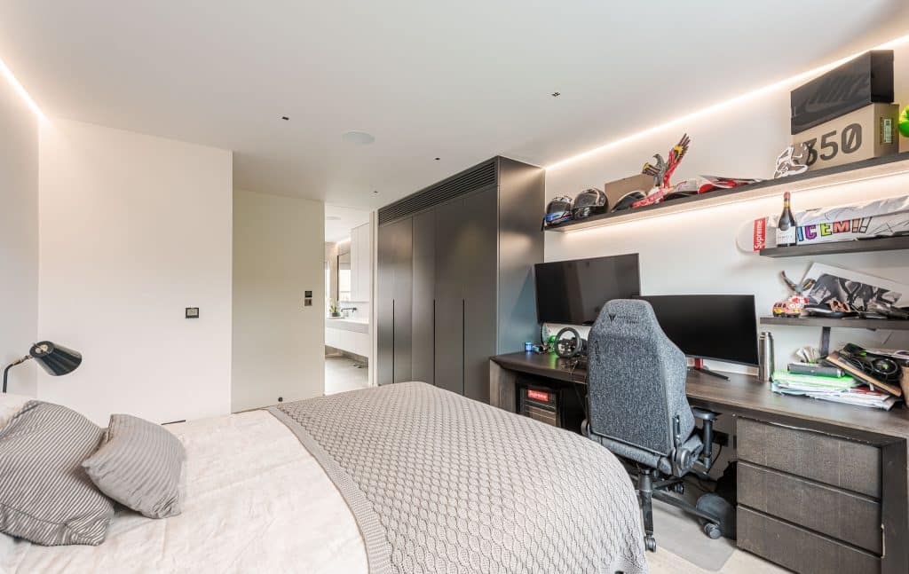 Copyright R3 Photography Ltd.