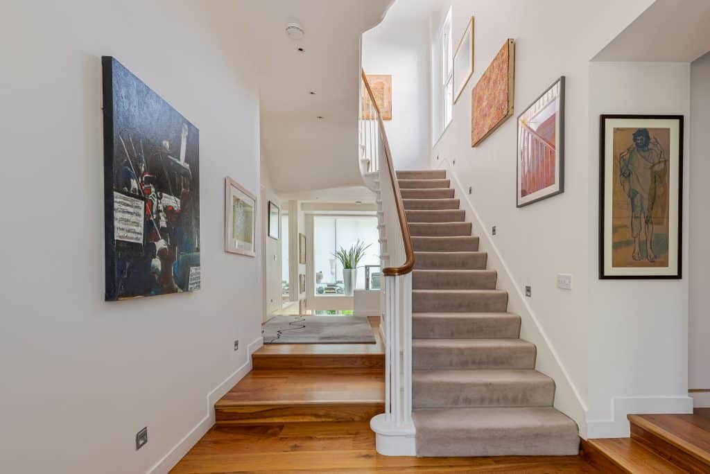 Copyright R3 Photography Ltd.