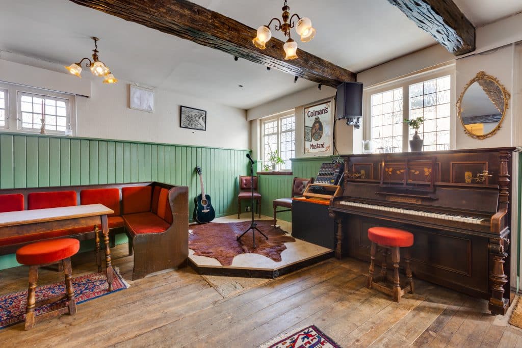 BREWERY PUB – West London Pub location for FilmingThe Brewery Tap – 10