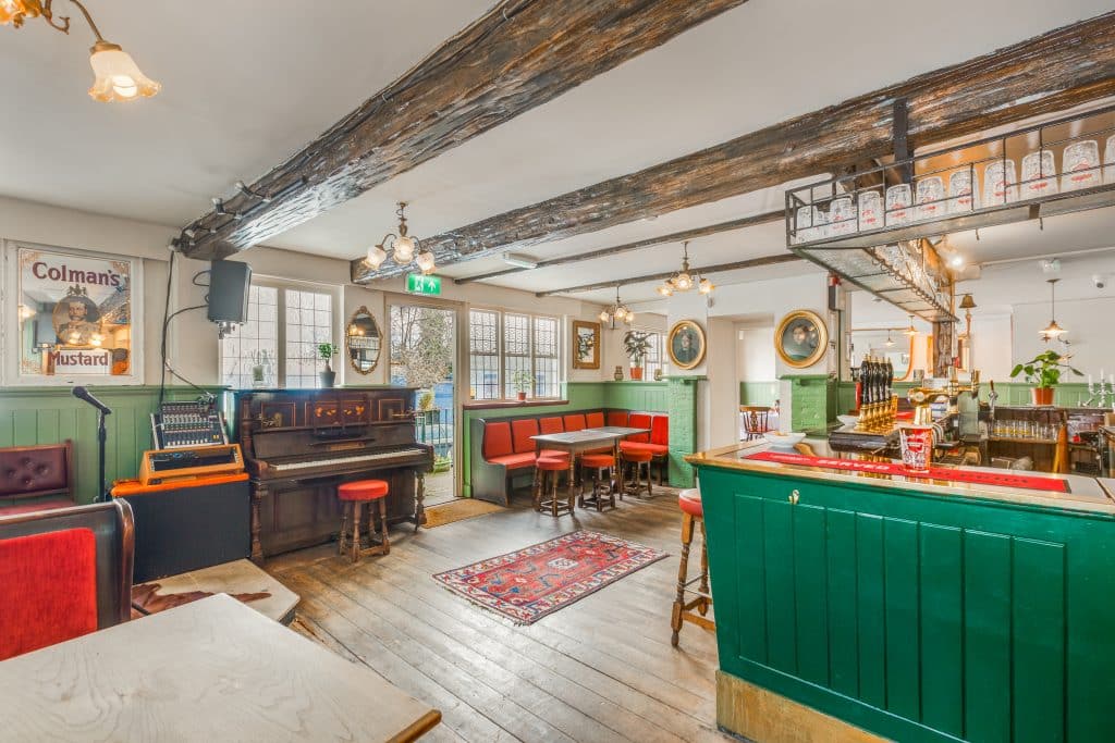 BREWERY PUB – West London Pub location for FilmingThe Brewery Tap – 11