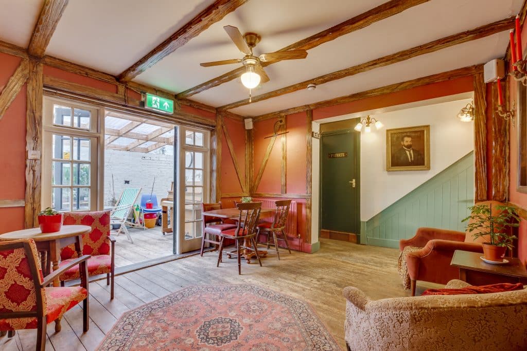 BREWERY PUB – West London Pub location for FilmingThe Brewery Tap – 20