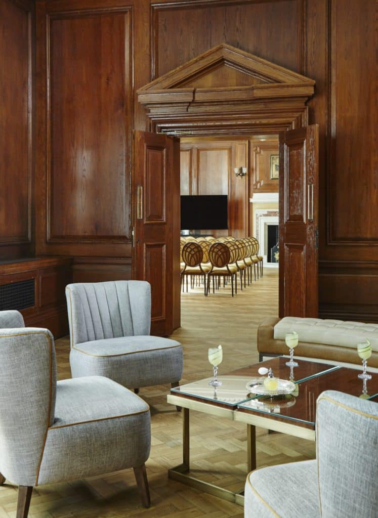 HOTEL M camden luxury hotel location london Queen Mary – Connecting to King George