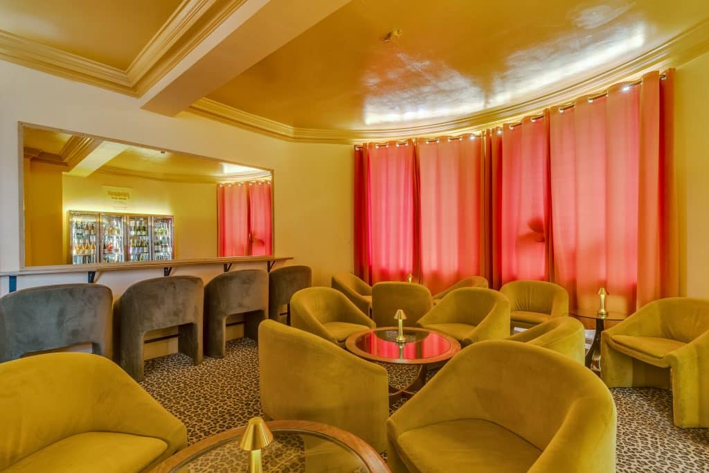 WINE BAR – Film Friendly colourful Restaurant for HirePlonkers-25