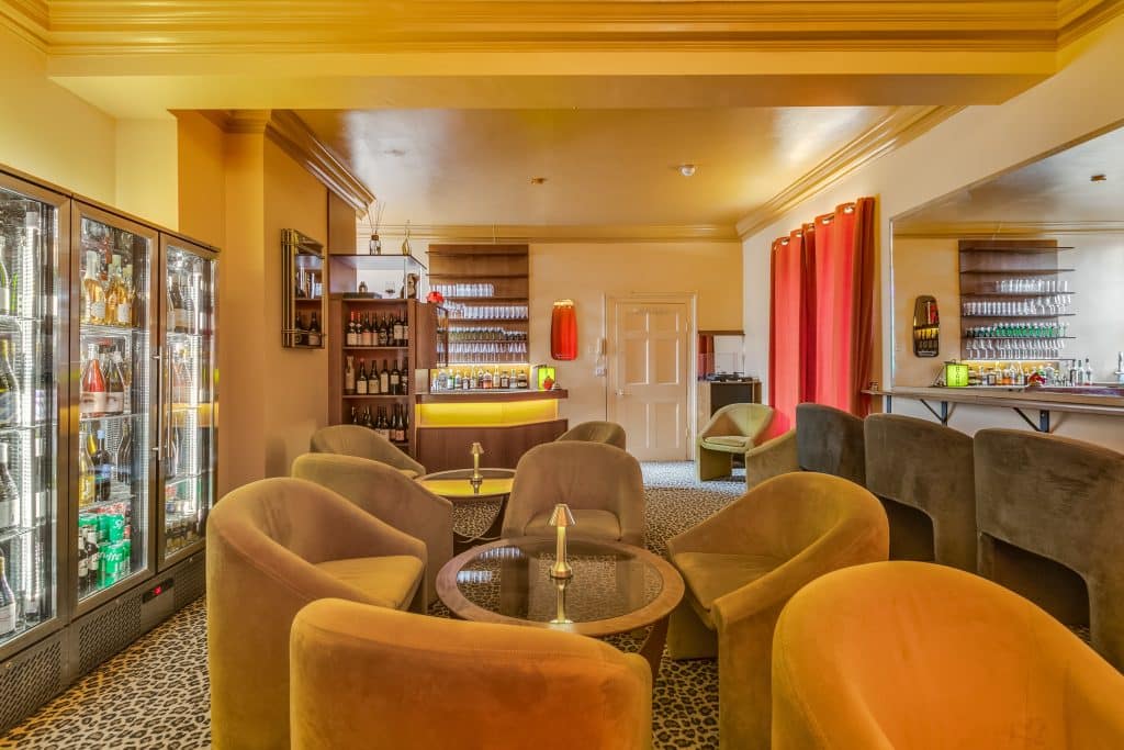WINE BAR – Film Friendly colourful Restaurant for HirePlonkers-26
