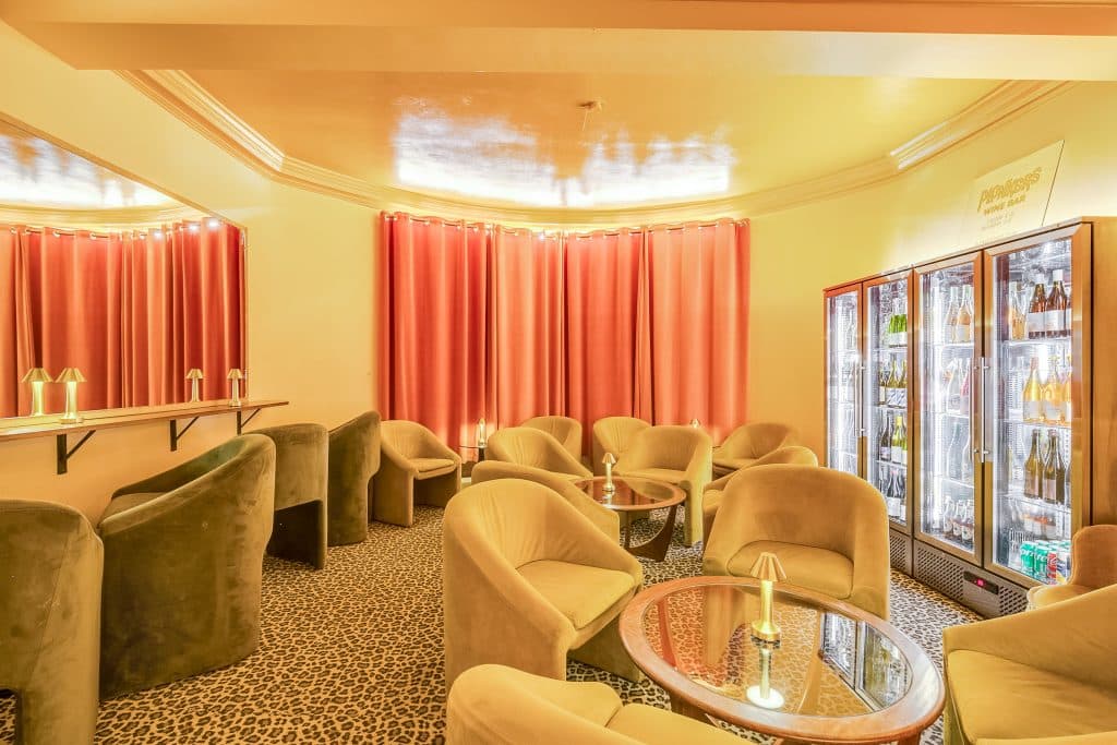 WINE BAR – Film Friendly colourful Restaurant for HirePlonkers Evening-1
