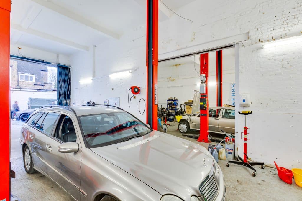 WORKSHOPS london car workshop shoot location Starwerks – 2