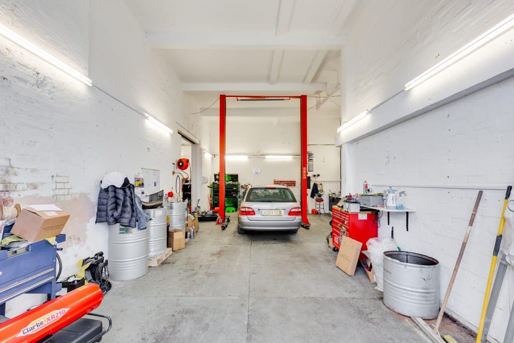 WORKSHOPS london car workshop shoot location Starwerks – 3